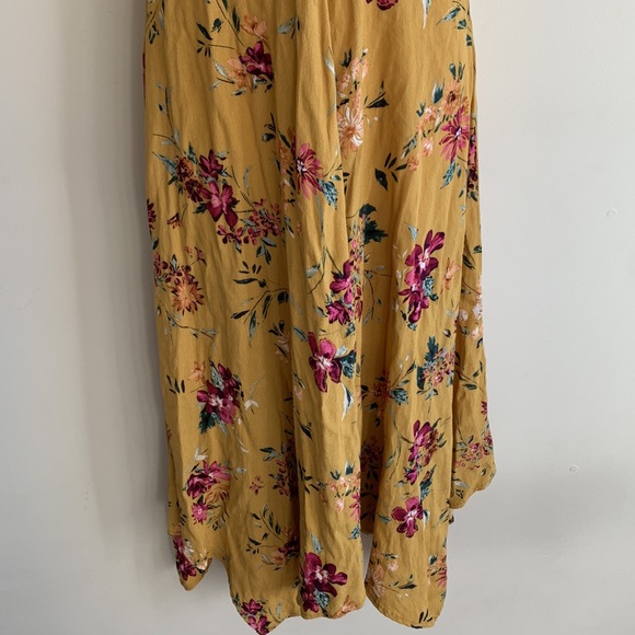 Dynamite Floral Dress - Picture 6 of 11